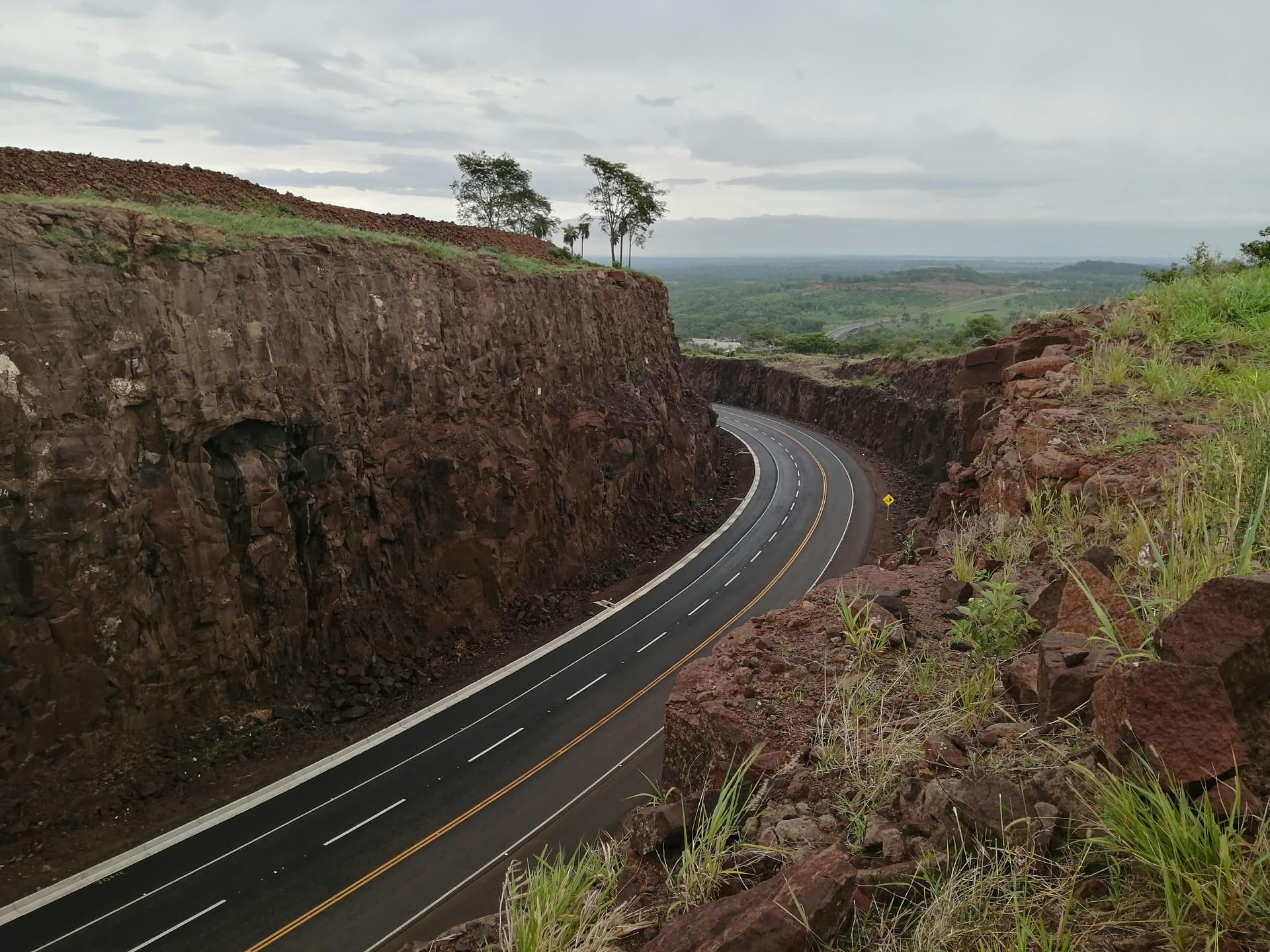 Calculá cuánto cuesta tu viaje a Paraguay desde Argentina | Servidos.ar Calculadora de costo de viaje a Paraguay en auto – nafta PETROPAR barata y peajes en guaraníes 2026