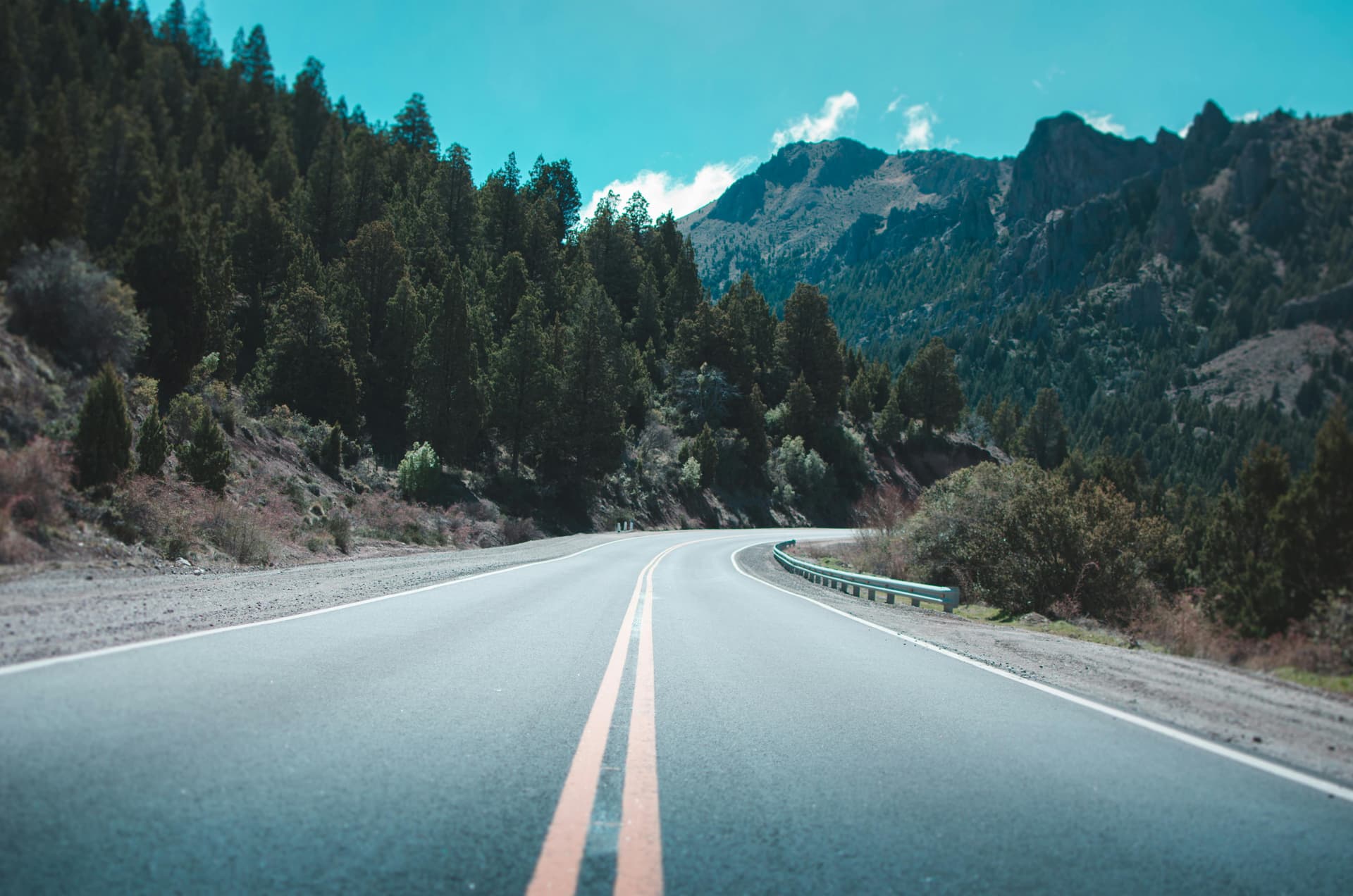 Calculadora Costo Viaje Auto Argentina - Servidos.ar Calculadora de costo de viaje en auto Argentina 2026 - Calcula nafta, GNC, peajes y dólar blue gratis